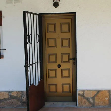 Central Bajo Roses Exterior photo